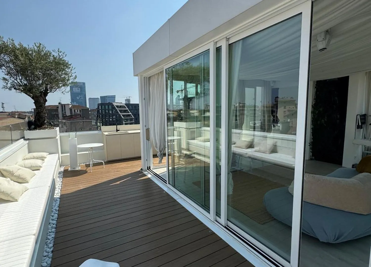 Apartment Skyjungle, Luxury Penthouse Private Pool And Spa Milan Italy